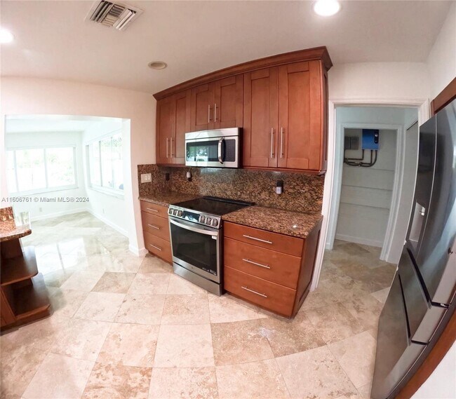 Foto del edificio - 2432 SE 13th St