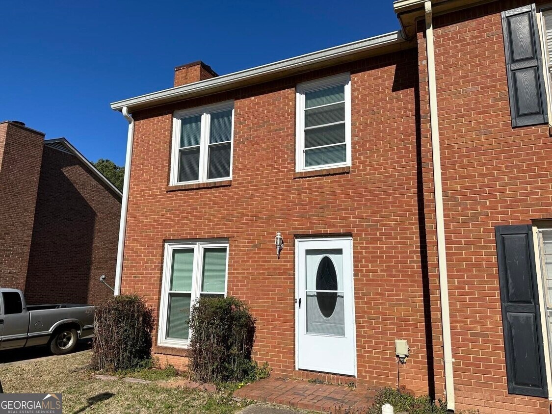 Primary Photo - 675 Redland Dr