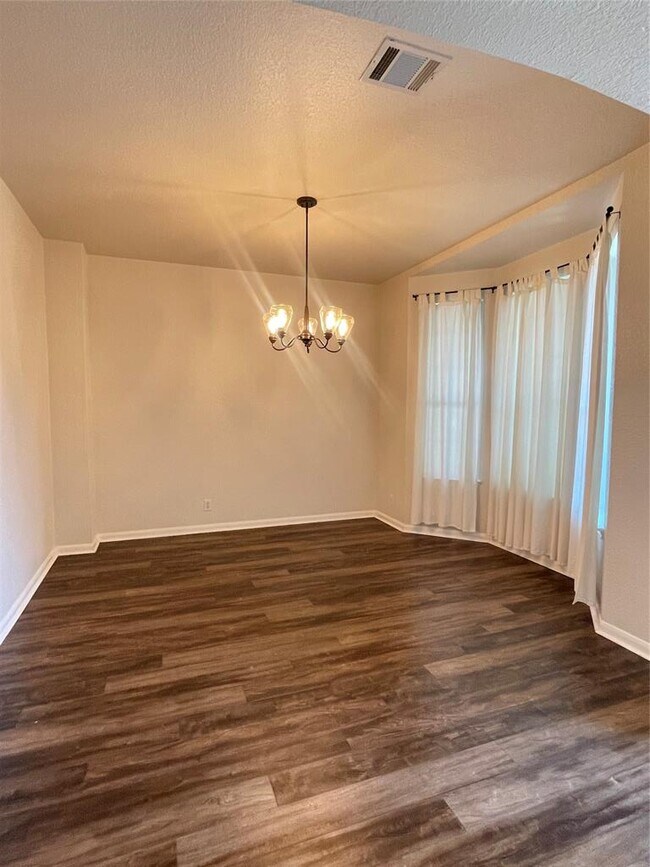 Building Photo - 5639 Taylorcrest Dr