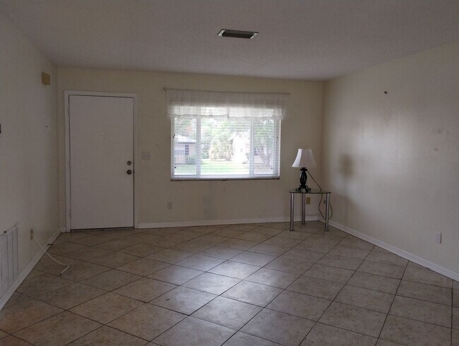 Foto del edificio - Beautiful 2 Bedroom, 2 Bathroom Home for Rent in Spring Hill, FL!