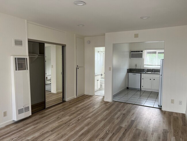 Foto del edificio - 5855 Carlton Way