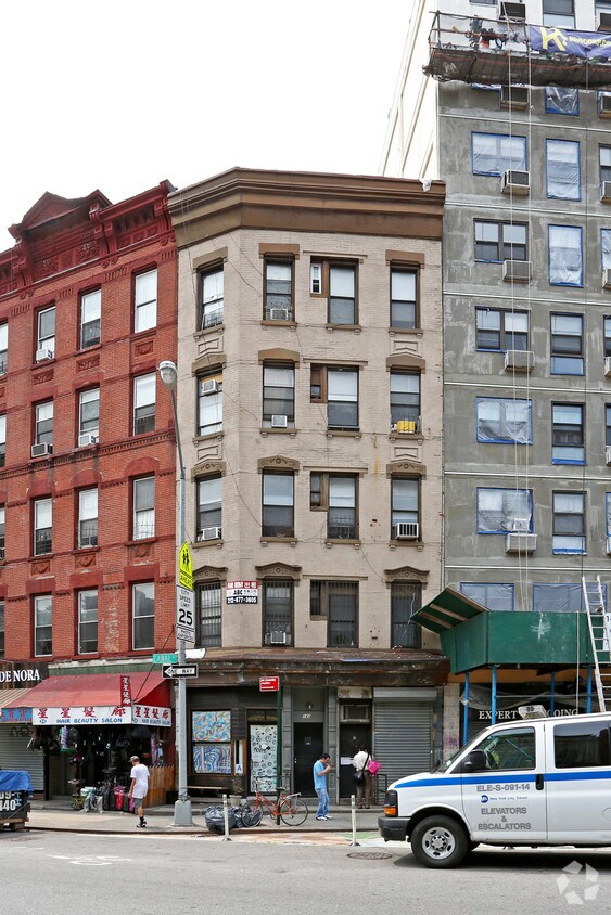 Foto del edificio - 143 Division St