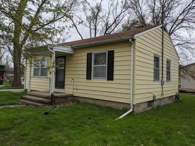 Foto del edificio - Available August 2026! 2 bedroom, 1 bath single-family home on corner lot