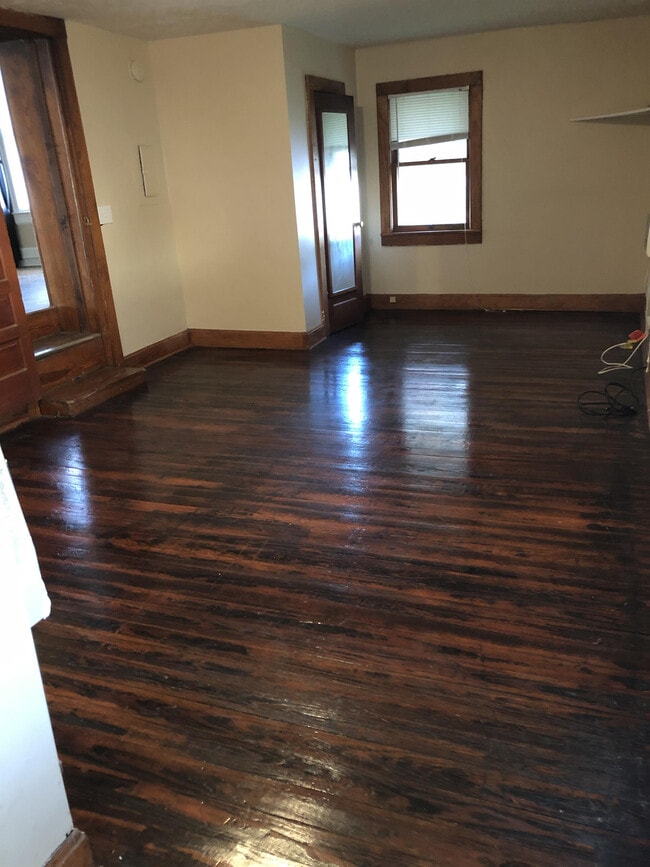 Building Photo - 1211 8th St