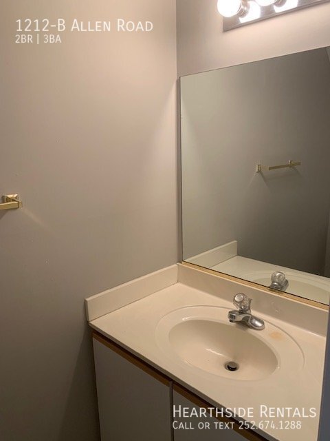 Building Photo - 2 Bed 2.5 Bath Townhome in Allenton Estates.