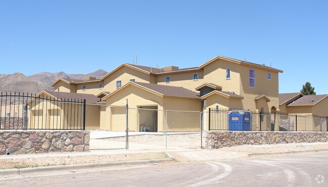Foto del edificio - 8931-8935 Marks St