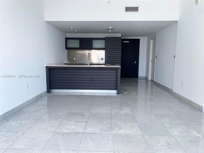 Building Photo - 200 S Biscayne Blvd