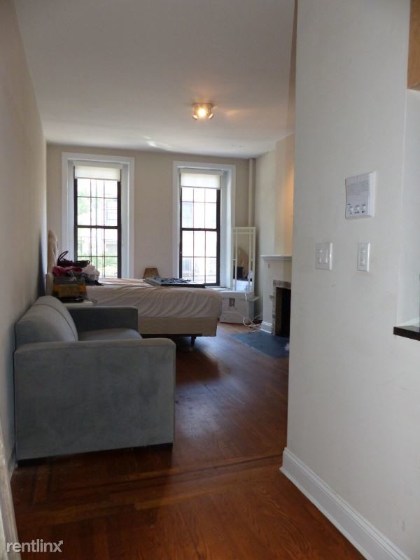 Foto del edificio - 57 W 8th St