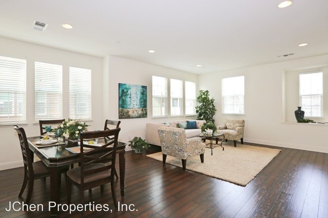 Building Photo - 6782 S Mariposa Ln