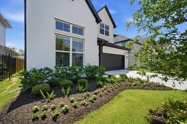 Building Photo - 8115 Fenway Hts Dr