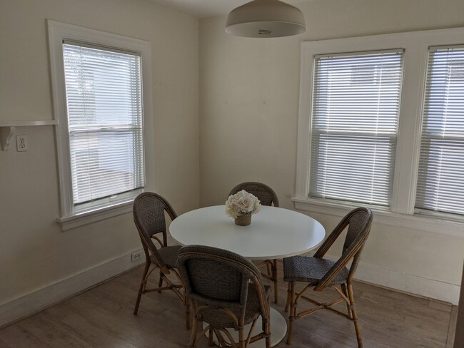 Dining Room - 5533 Scoville St