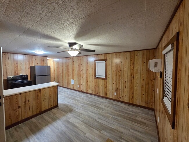 Building Photo - 2-112 Max Cloyd Ln
