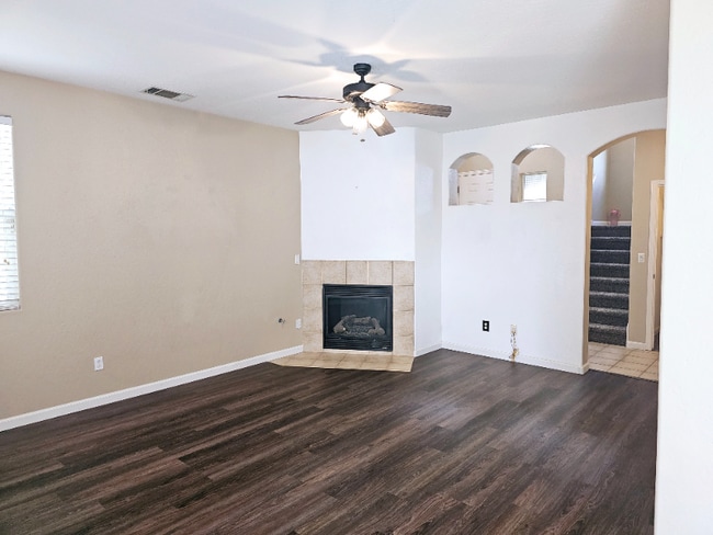 Building Photo - 6653 E Braly Ave