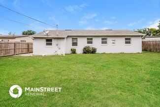 Building Photo - 367 Notre Dame Dr