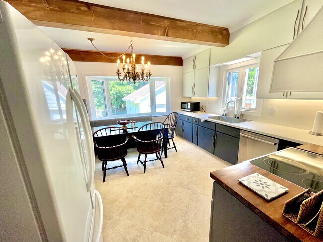 Kitchen - 362 W Crescent St