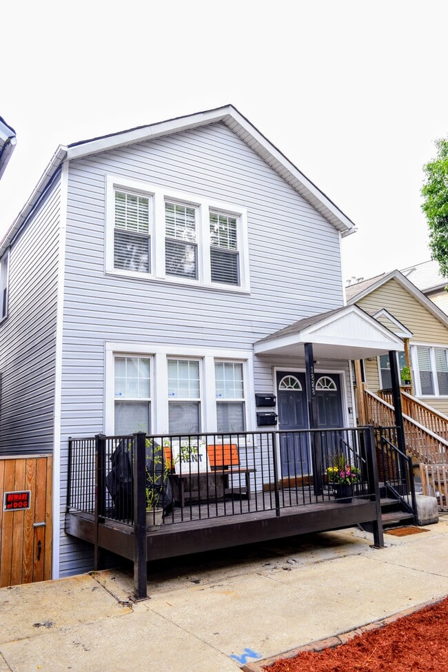 Building Photo - 1828 N Bissell St