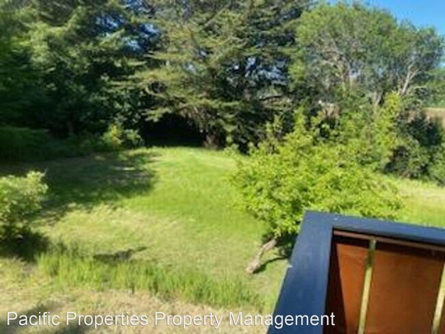 Building Photo - 3 br, 1 bath House - 55542 Bates Rd