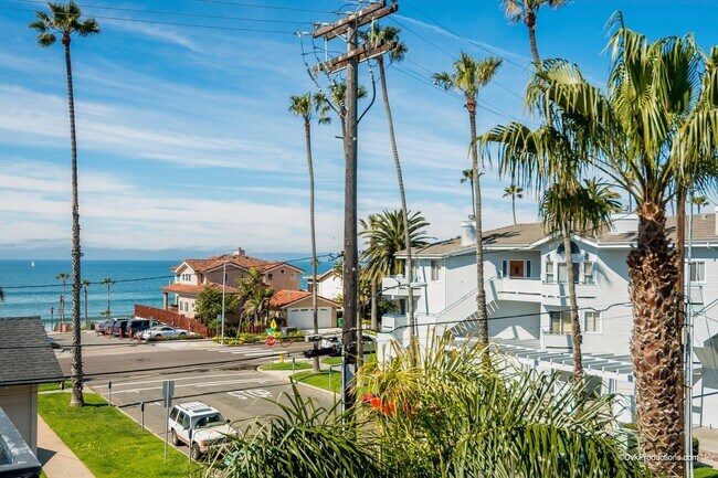 Foto del edificio - Beach House Steps To The Sand!  Private Elevator, Ocean View Large Deck, 2 car attached garage!