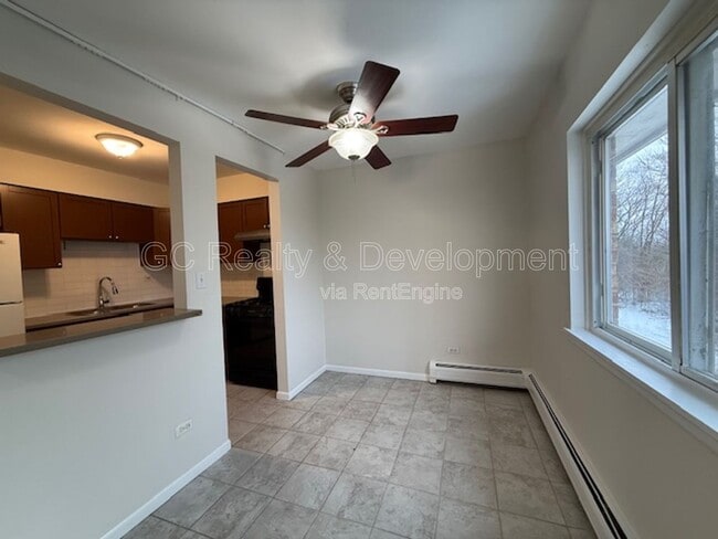 Building Photo - 834 College Blvd