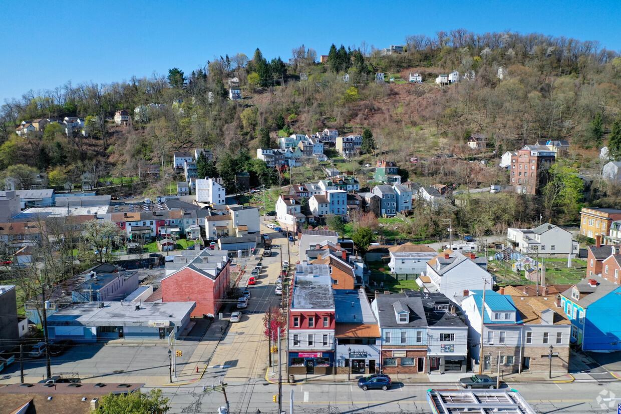 Aerial Photo - 301 Grant Ave