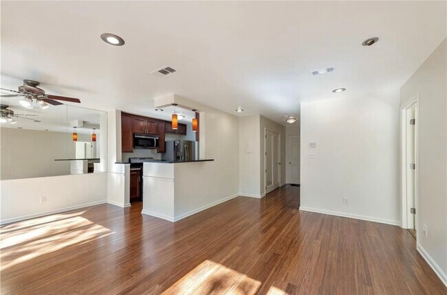 Foto del edificio - 244 13th St NE