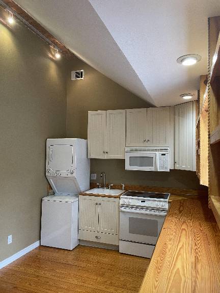 Building Photo - I Bedroom Efficiency