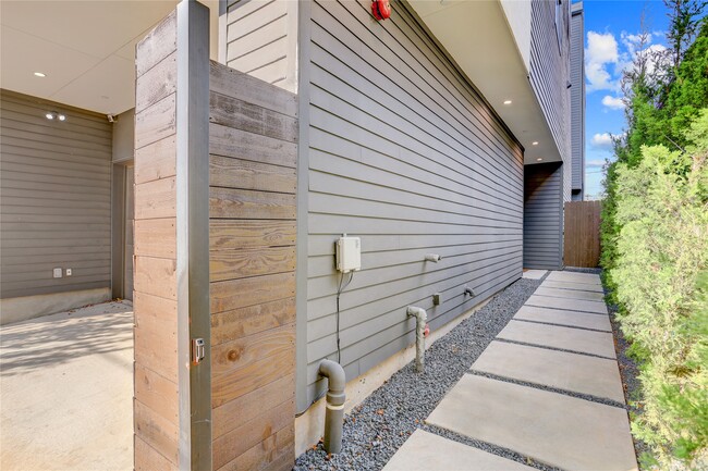 Foto del edificio - 1116 Peden St