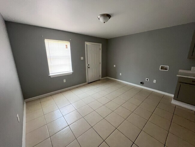 Foto del edificio - 5143 Baker Blvd