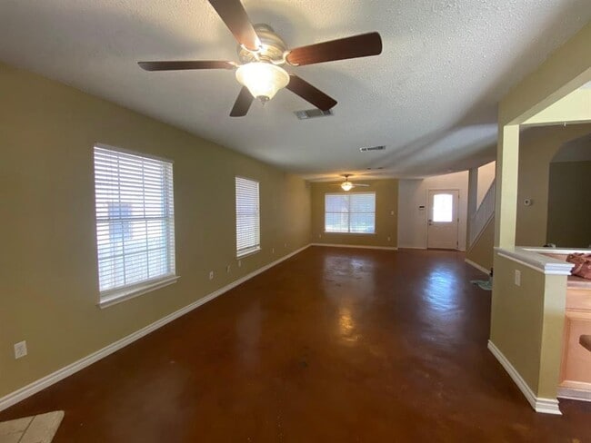 Building Photo - 11218 Kingsgate Dr