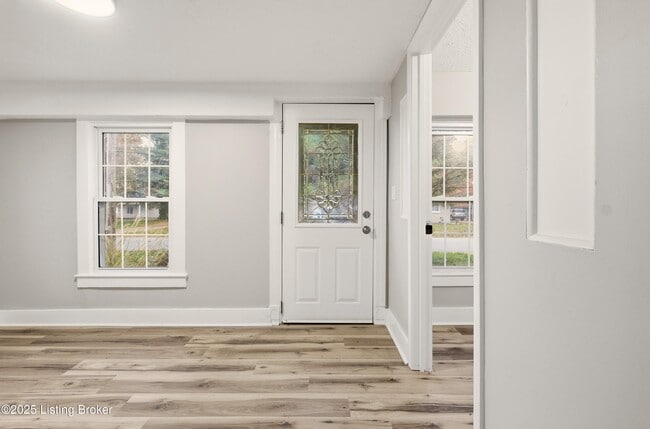 Foto del edificio - 7173 Beechland Ave