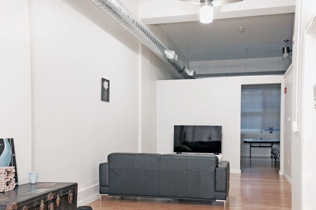 Building Photo - 308 Forbes Ave