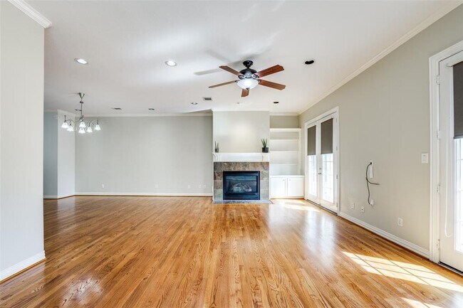 Building Photo - 5714 Val Verde St