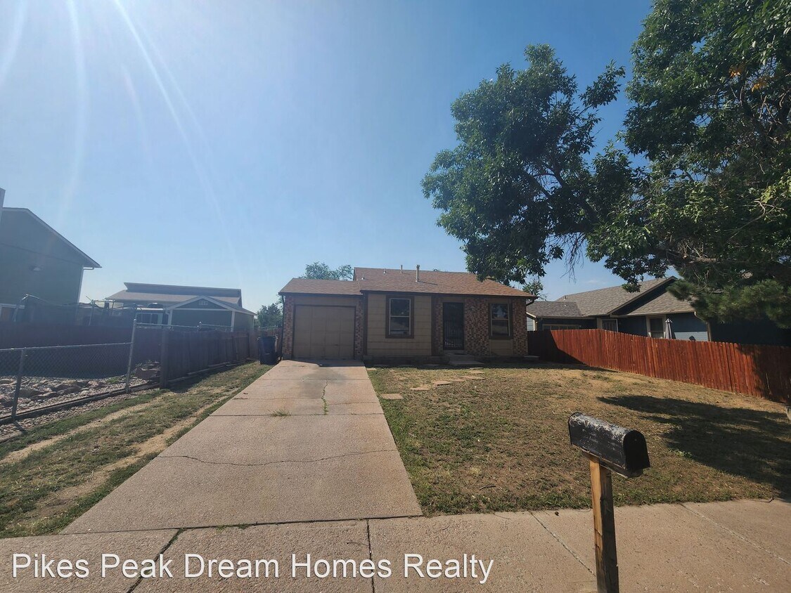 4263 Moonbeam Dr, Colorado Springs, CO 80916 House Rental in Colorado Springs, CO