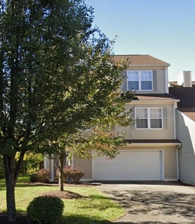 Foto del edificio - Available for the 2026-2027 lease term.