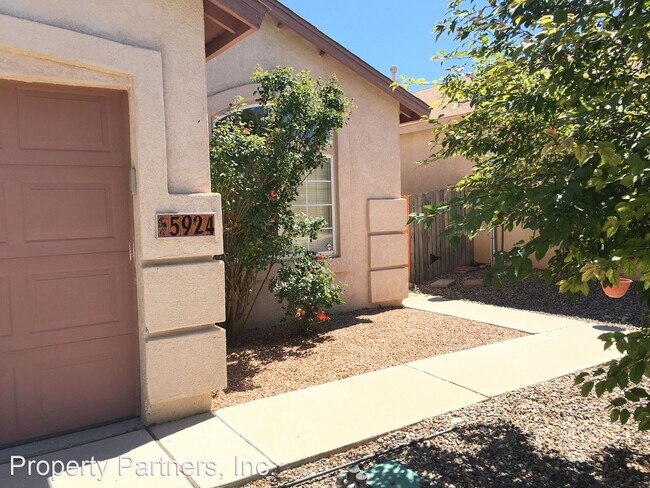 Foto del edificio - 3 br, 2 bath House - 5924 Full Moon Ave NW