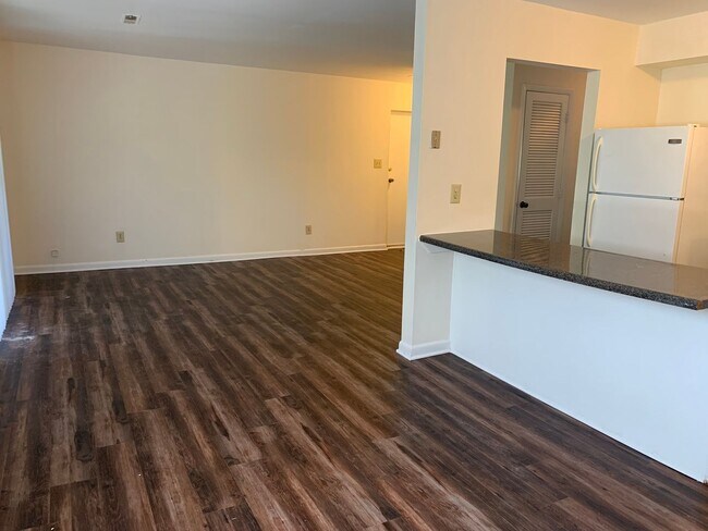 Foto del edificio - One-month FREE rent! Apply by 3/20/26.