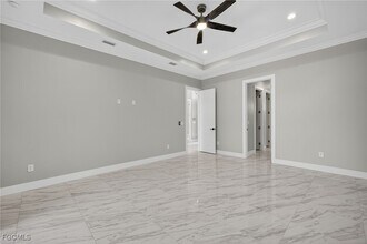 Building Photo - 2532 SW 26th Pl