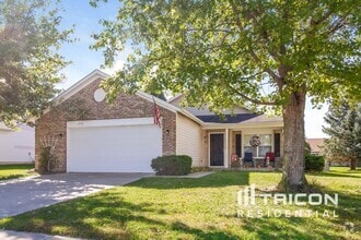 Building Photo - 1372 Evergreen Dr