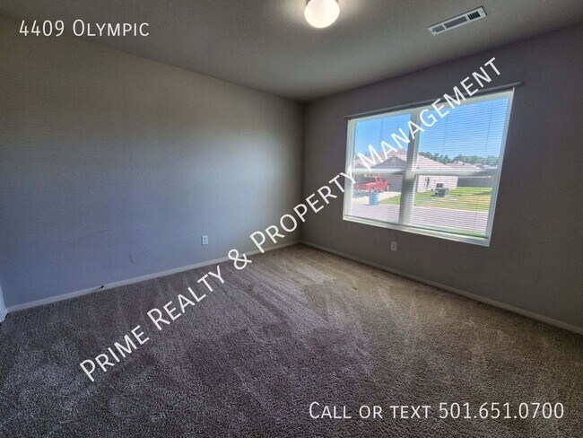 Building Photo - 4409 Olympic-