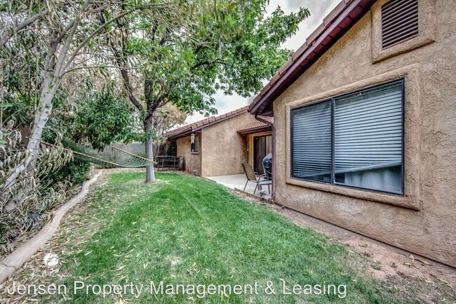 Building Photo - 2 br, 2 bath House - 517 Ridgeview Drive