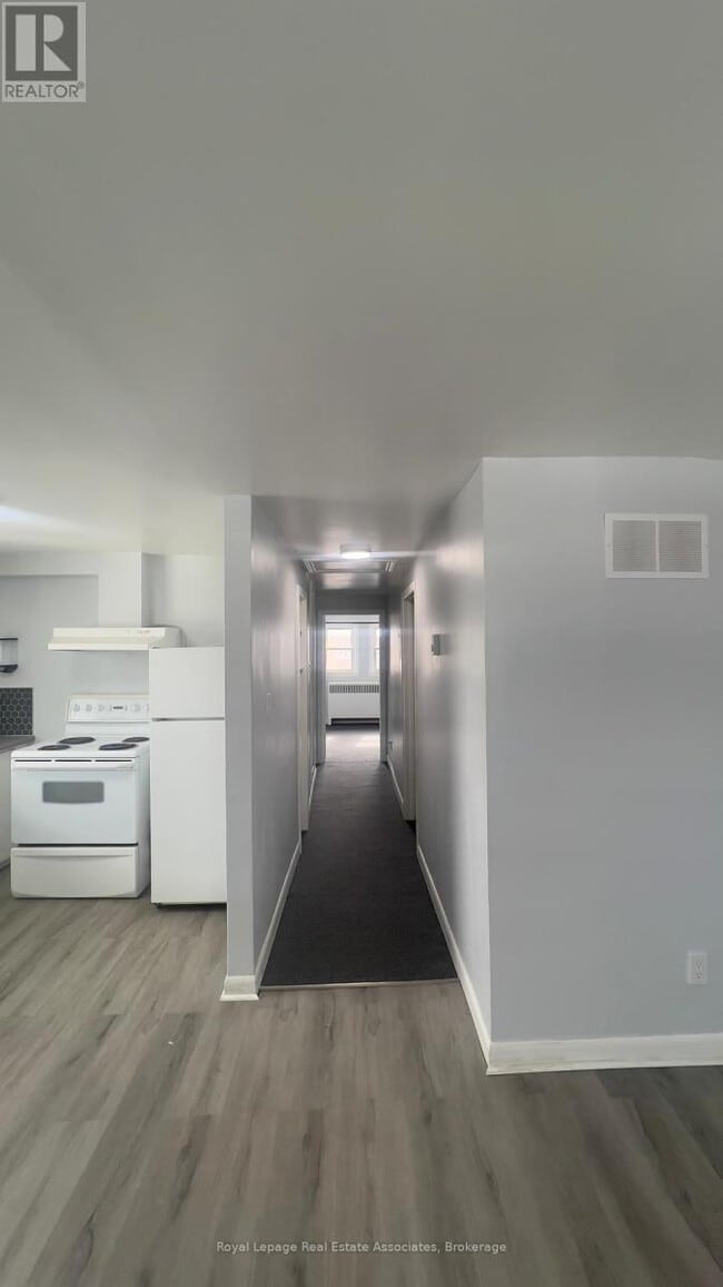 Building Photo - 5957 Barker St