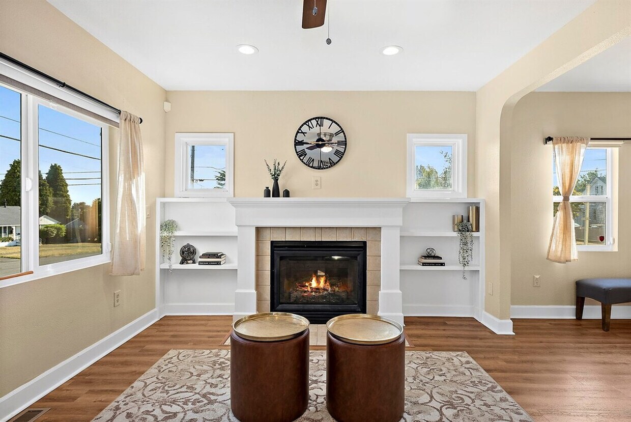 Foto principal - 109 E 45th St
