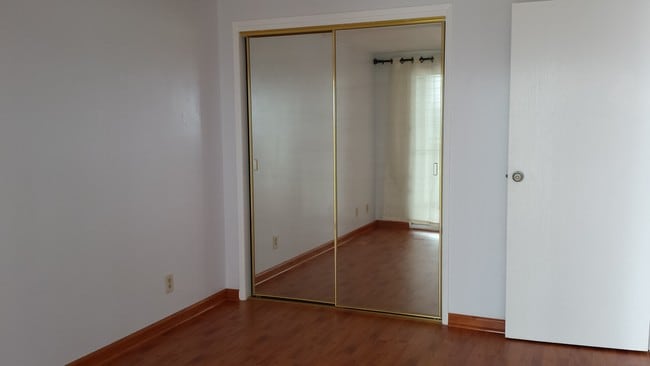 Master Bedroom - 2542 Date St