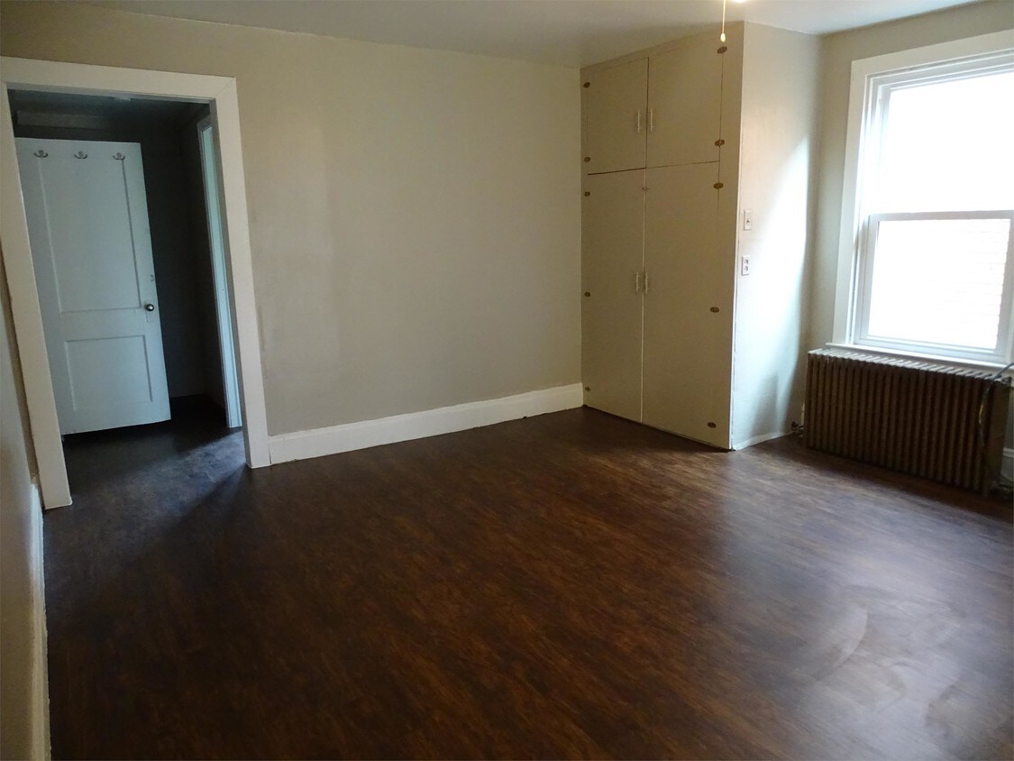 3038 Perrysville Ave, Pittsburgh, PA 15214 Room for Rent in