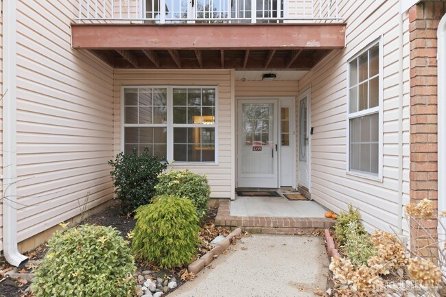 Foto del edificio - 405 Plymouth Rd