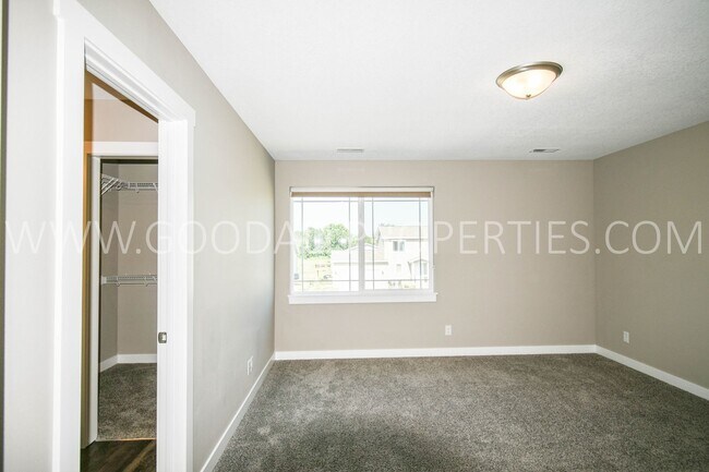 Building Photo - MUST SEE!!! Beautiful two story with 4 Bed...