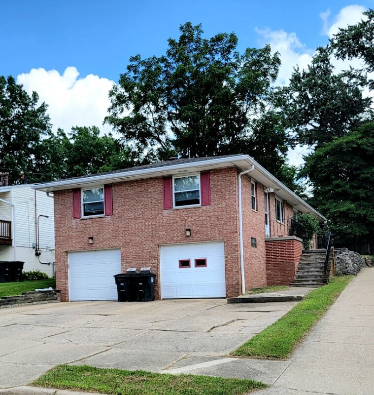 421 Larkin Ave Unit 421, Akron, OH 44305 Room for Rent in Akron, OH