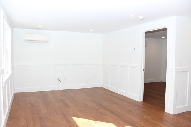 Building Photo - 1 Hillrise Ln