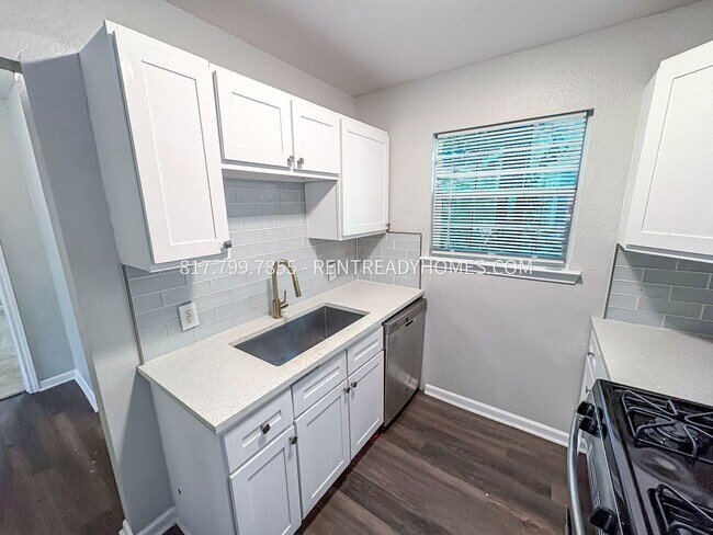 Foto del edificio - 1005 Davis Ave