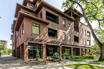 Building Photo - 210 W Magnolia St